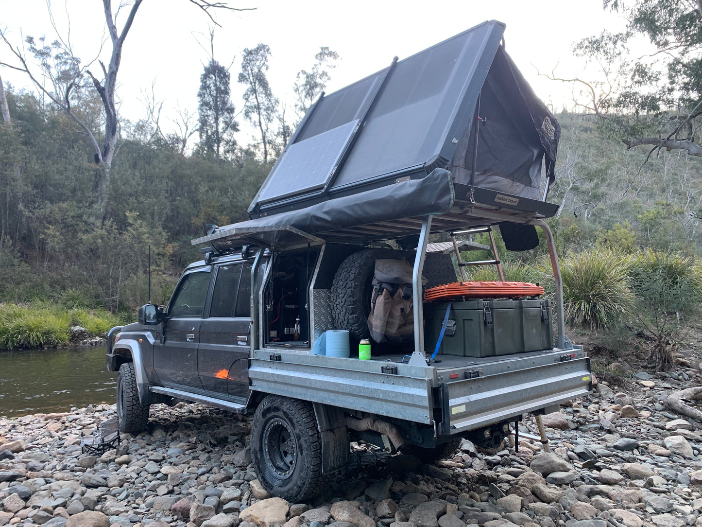 Australian-Made Universal Ladder Rack – Heavy-Duty Steel, Rated to 700 kg, Built for Utes & Trays