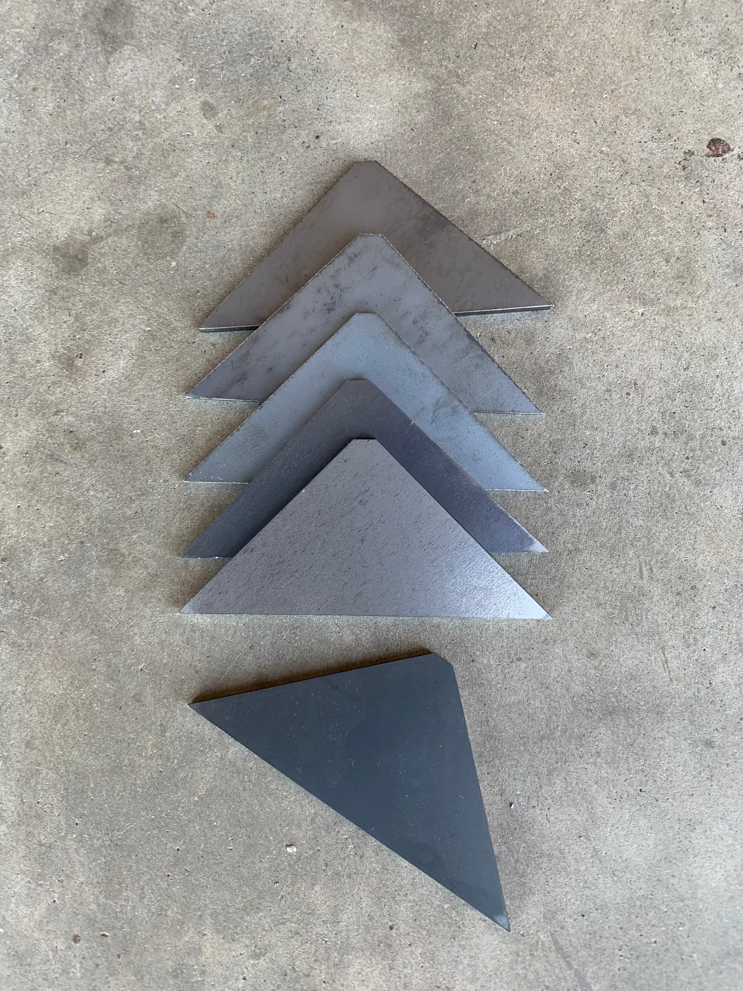 Universal mounting kit includes 6 X Universal Chassis Brackets - 6 x gussets (DIY WELD TOGETHER KIT)