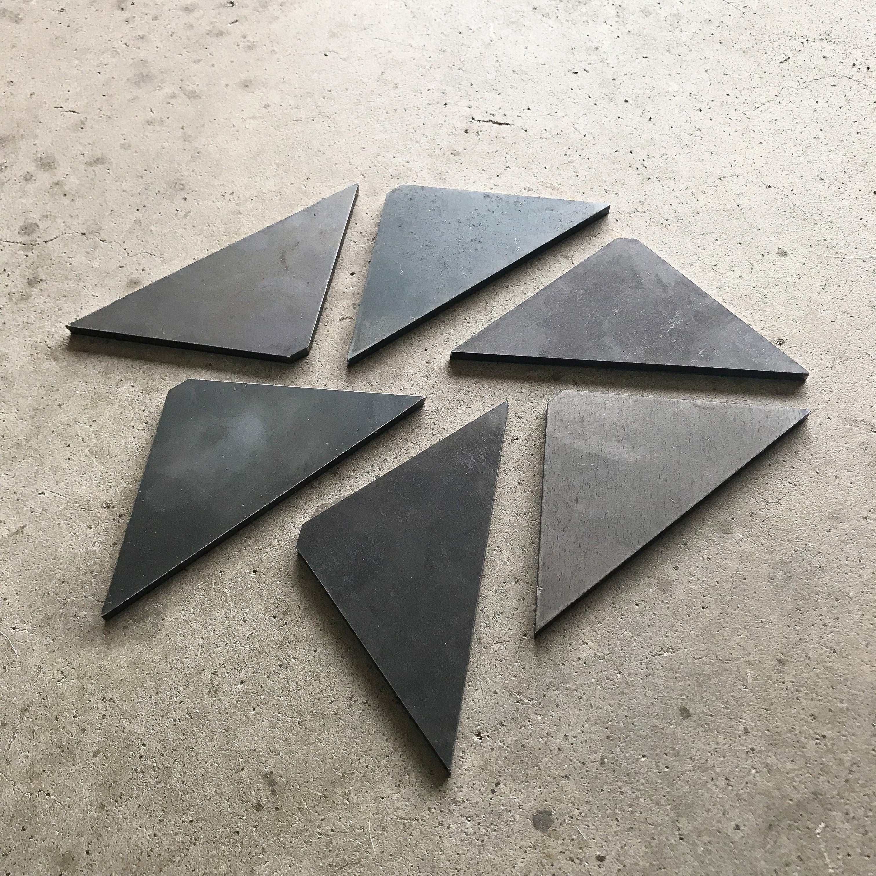 Universal mounting kit includes 6 X Universal Chassis Brackets - 6 x gussets (DIY WELD TOGETHER KIT)