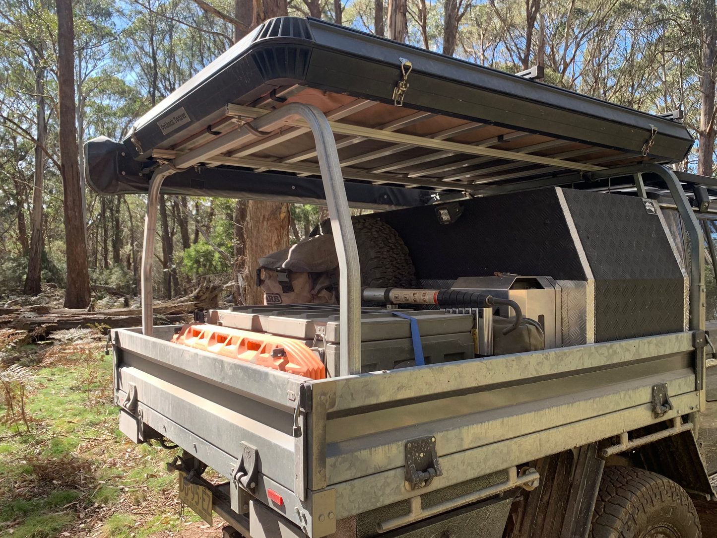 Australian-Made Universal Ladder Rack – Heavy-Duty Steel, Rated to 700 kg, Built for Utes & Trays