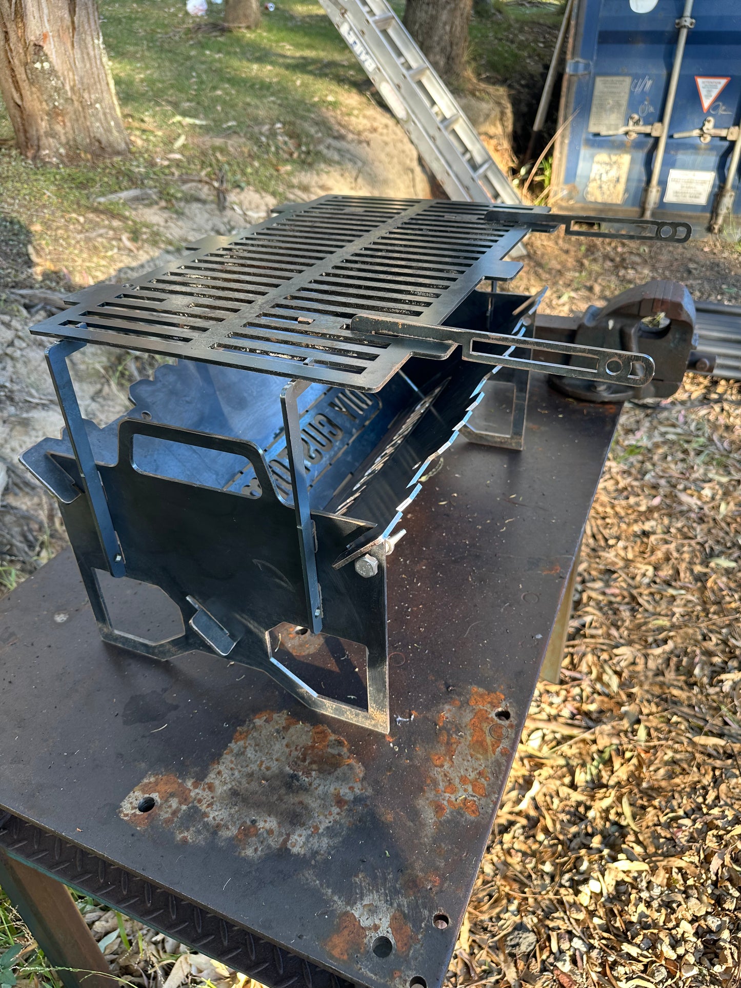 Flat-Pack BBQ Grill & Fire Pit