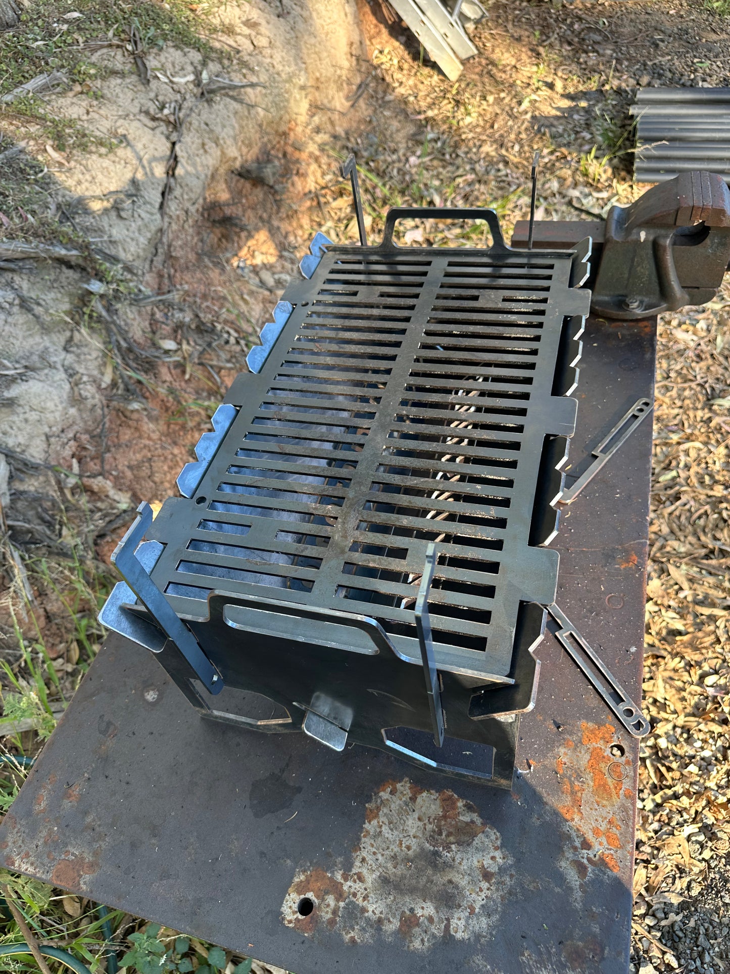 Flat-Pack BBQ Grill & Fire Pit