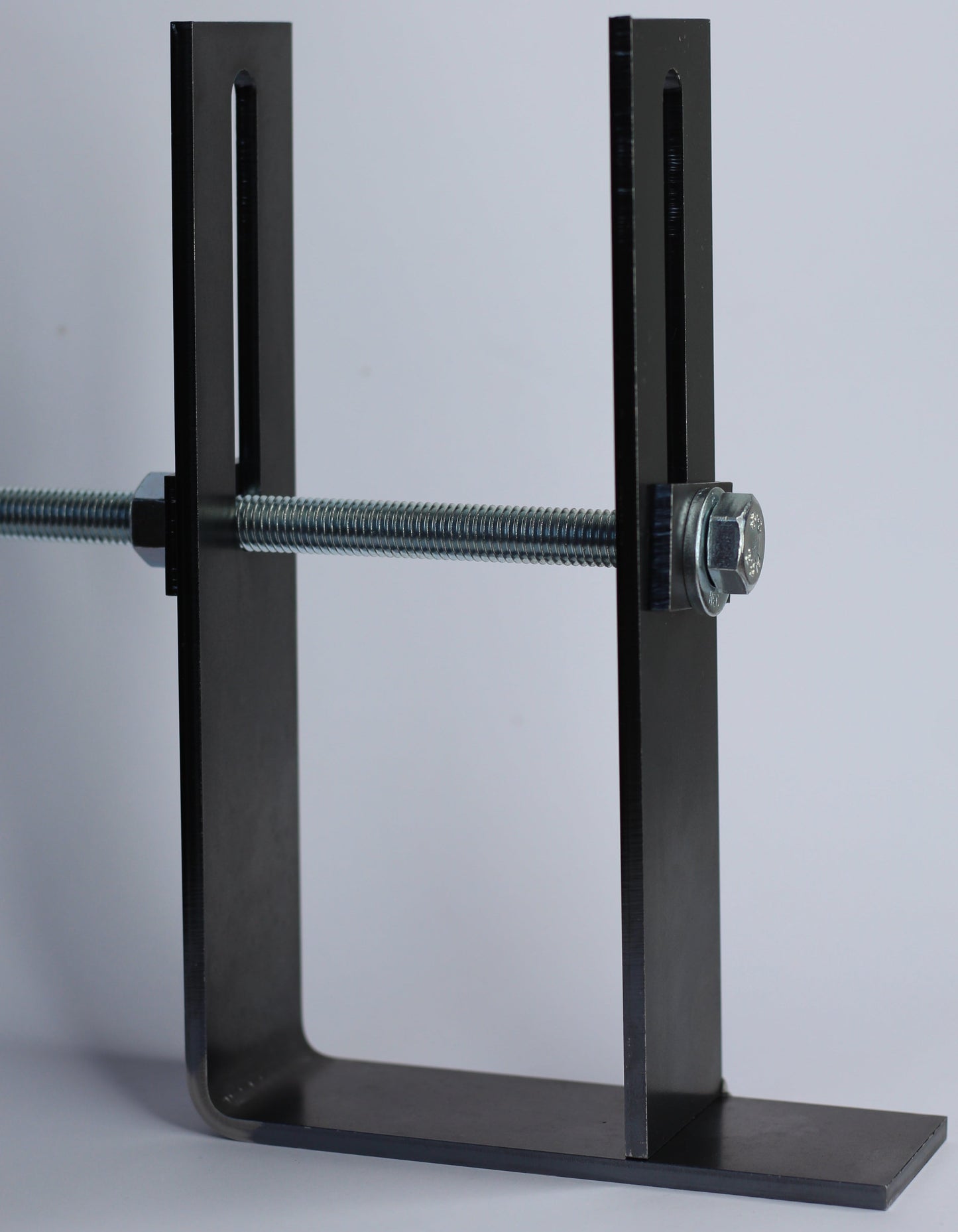 Universal mounting kit includes 6 X Universal Chassis Brackets - 6 x gussets